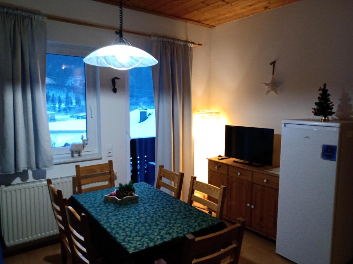 Haus Edelweiss Moelltal Apartamento Flattach Exterior foto